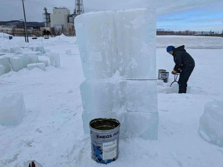 氷像制作の様子